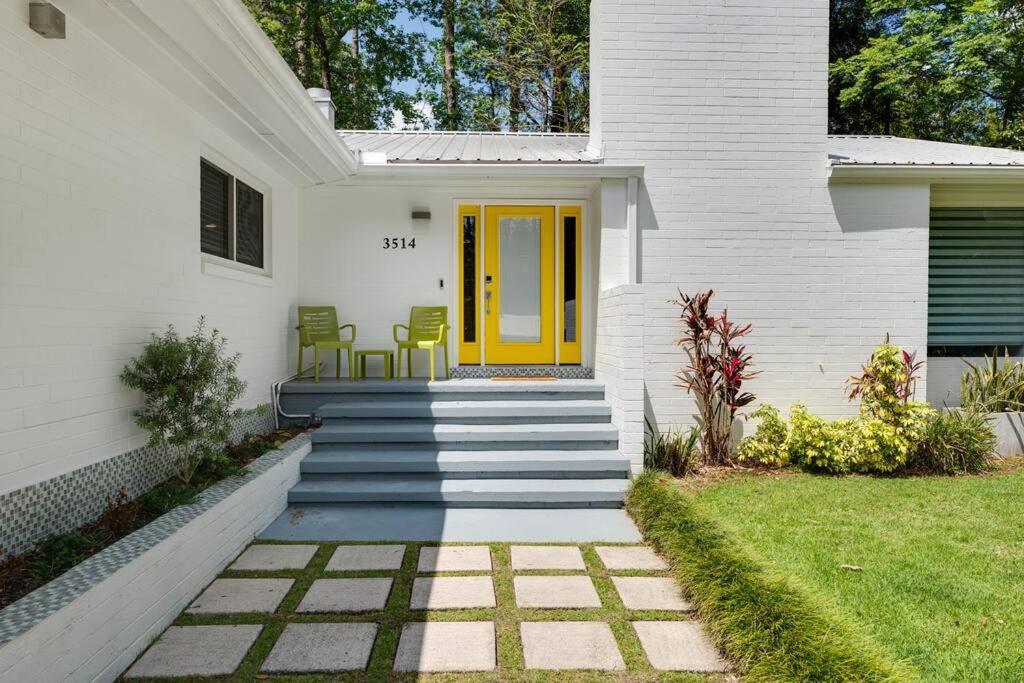 Вилла Uf Sunshine House - Patio & Bbq - Chef Kitchen - Ev Car Station - Upscale Neighborhood! Гейнсвилл Экстерьер фото